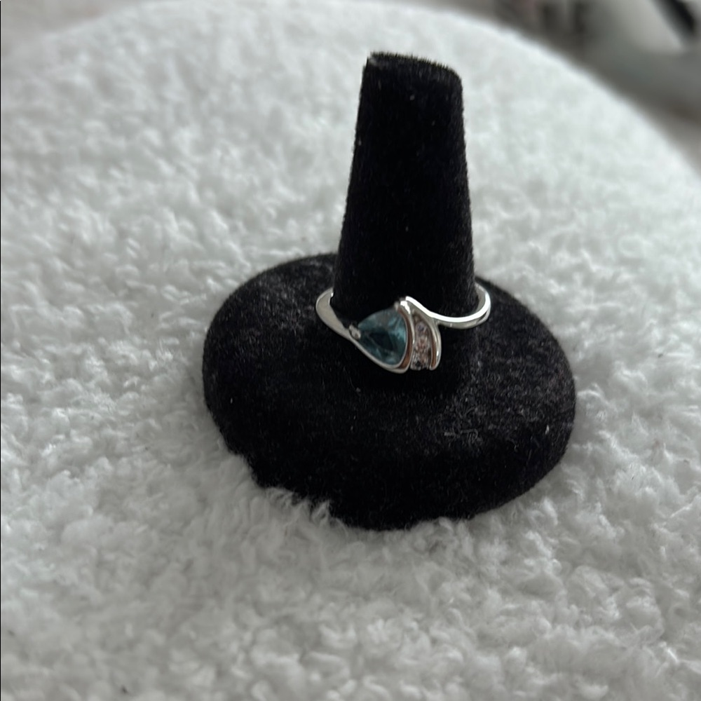 Elegant Silver and Blue Teardrop Ring